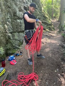 Brynje na ferratách: Proč volit síťovinu?