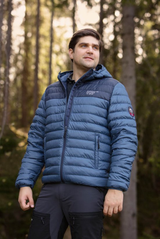 Scandinavian Explorer s kapucí
